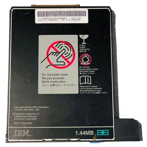 IBM Thinkpad Removable Diskette Drive 05K9204 - Picture 4 of 9